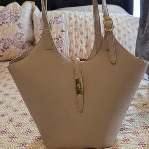 Elegant Beige Tote Bag